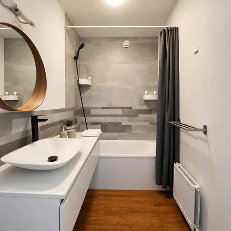 Magnifique 2 Pieces Avec Piscine Au 15e Appartement *